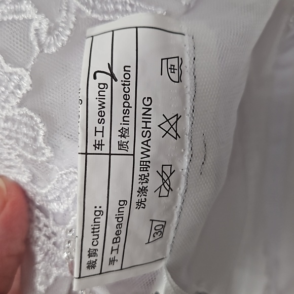 New Gorgeous Wedding Gown - Picture 17 of 17